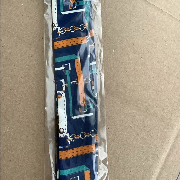 Skinny scarf/wrist wrap/hair tie - Picture 4 of 6